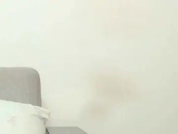 Drakulaura1  live sex cam