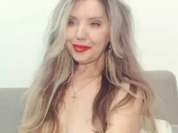 Drakulaura1  live sex cam