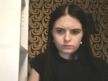 GayeHinaman  live sex cam