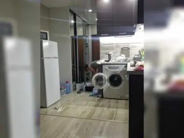 Kira183  live sex cam