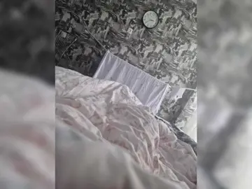 Kira183  live sex cam