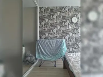 Kira183  live sex cam