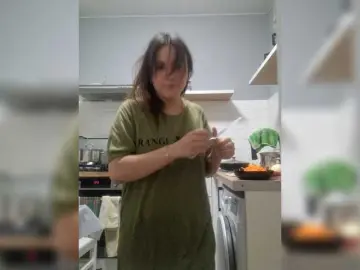 Kira183  live sex cam