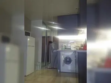 Kira183  live sex cam