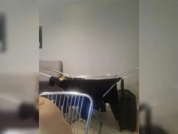 Kira183  live sex cam