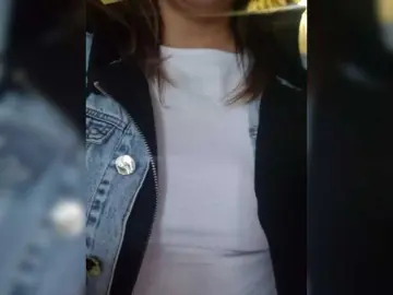 Kira183  live sex cam