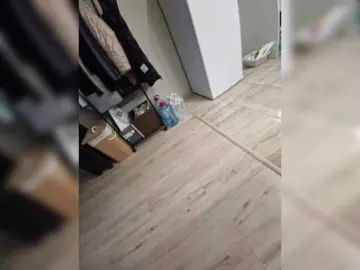 Kira183  live sex cam