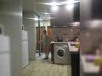 Kira183  live sex cam