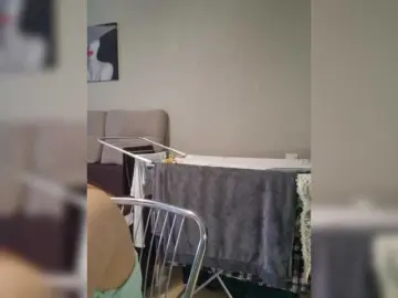 Kira183  live sex cam