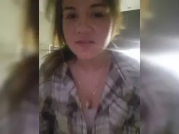 Kira183  live sex cam