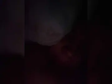 Kira183  live sex cam