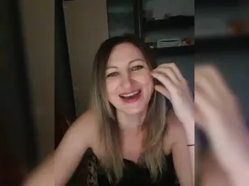 Nushka1939  live sex cam