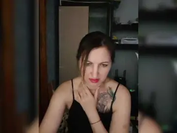 Nushka1939  live sex cam