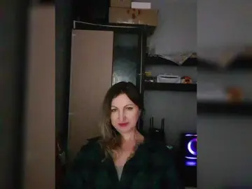 Nushka1939  live sex cam