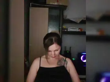 Nushka1939  live sex cam