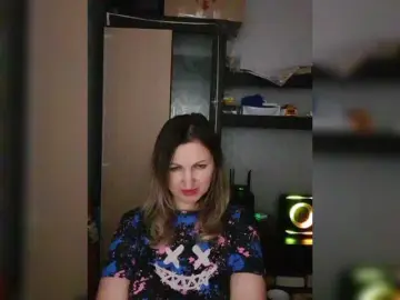 Nushka1939  live sex cam