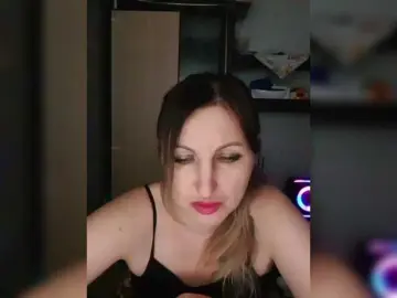 Nushka1939  live sex cam