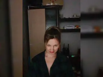Nushka1939  live sex cam