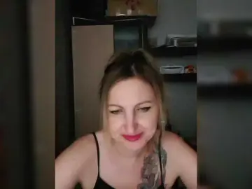 Nushka1939  live sex cam