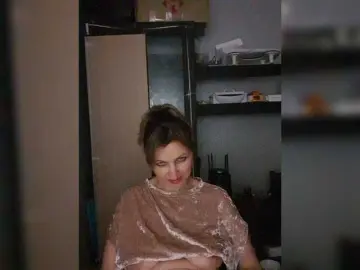 Nushka1939  live sex cam