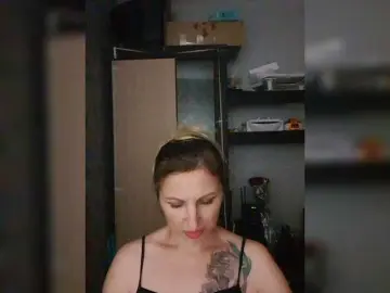 Nushka1939  live sex cam