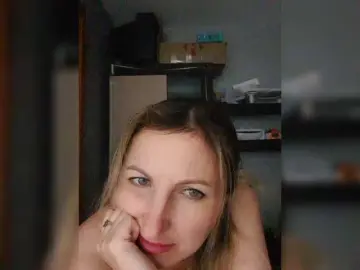 Nushka1939  live sex cam