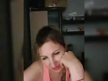 Nushka1939  live sex cam