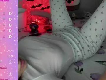 DaddySgirl9  live sex cam