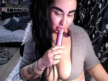 NaturalWoman  live sex cam