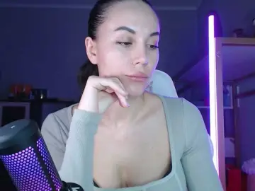 QWEENII  live sex cam