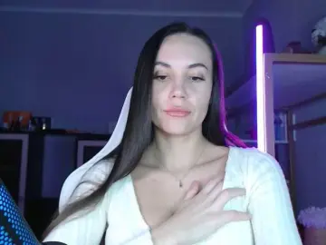 QWEENII  live sex cam