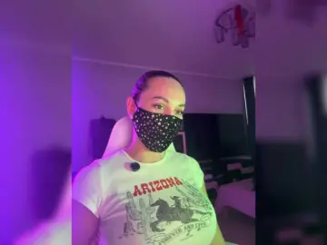 QWEENII  live sex cam