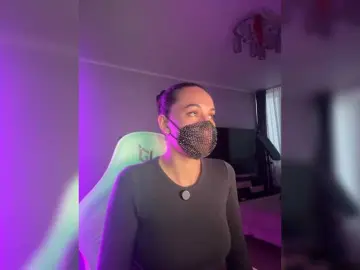 QWEENII  live sex cam