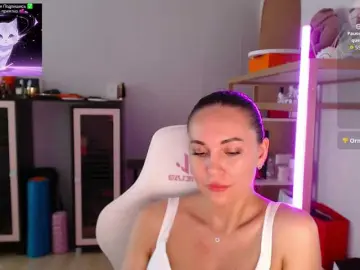 QWEENII  live sex cam