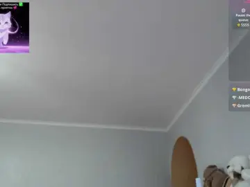 QWEENII  live sex cam