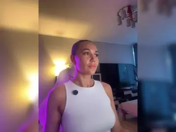 QWEENII  live sex cam