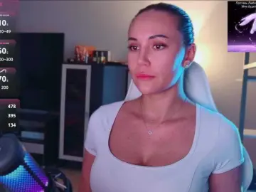 QWEENII  live sex cam