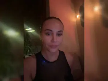 QWEENII  live sex cam