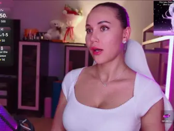 QWEENII  live sex cam