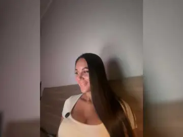 QWEENII  live sex cam