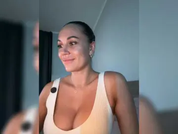 QWEENII  live sex cam