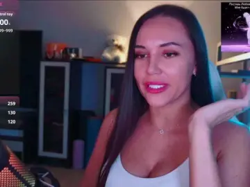 QWEENII  live sex cam