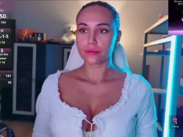 QWEENII  live sex cam