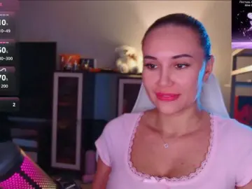 QWEENII  live sex cam