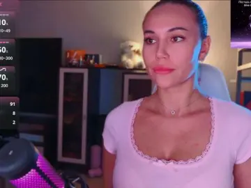 QWEENII  live sex cam
