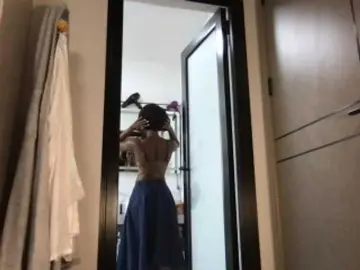 Chocopetite  live sex cam