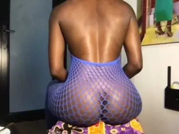 Chocopetite  live sex cam