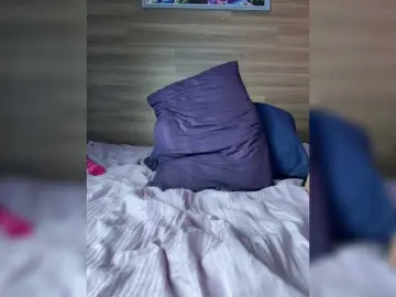 ALISAMAKS  live sex cam