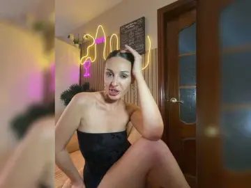 Amouraa  live sex cam