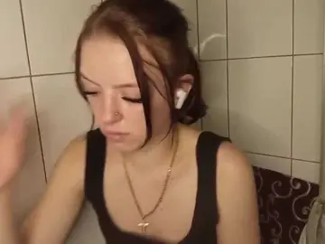 AndrewEke  live sex cam